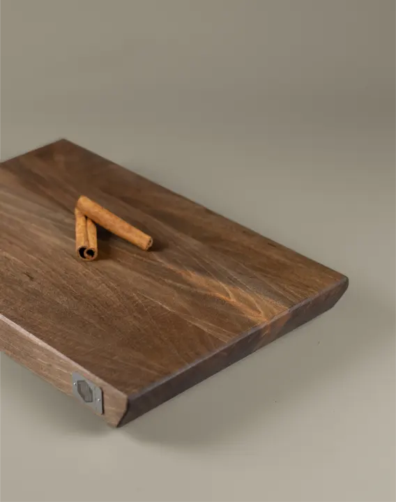 Linea Noyer Planche à découper en noyer à grain