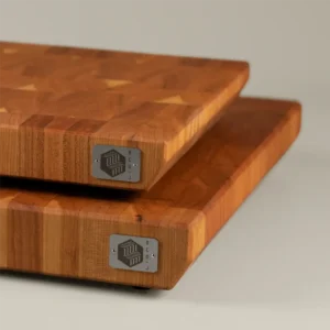 <div class="titlecerezo"> <p class="second-name">Pura</p> Cerisier <p class="hidekey"> Planche à découper pour cerisier</p></div>