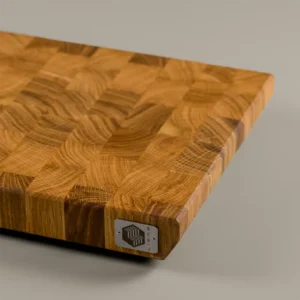 <div class="titleroble"><p class="second-name">Pura</p> Chêne <p class="hidekey"> Planche à découper en chêne</p></div>