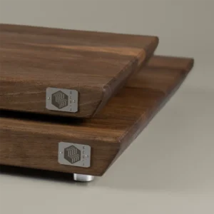 <div class="titlenogal"><p class="second-name">LINEA</p> Noyer <p class="hidekey"> planche de noyer au grain</p></div>