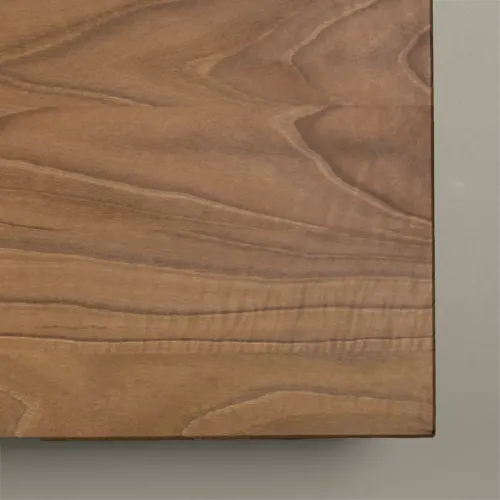 <div class="titlenogal"><p class="second-name">LINEA</p> Noyer <p class="hidekey"> planche de noyer au grain</p></div>