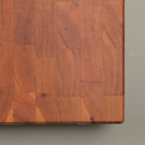 <div class="titlecerezo"> <p class="second-name">Pura</p> Cerisier <p class="hidekey"> Planche à découper pour cerisier</p></div>