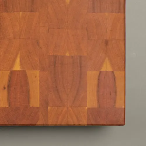 <div class="titlecerezo"> <p class="second-name">Pura</p> Cerisier <p class="hidekey"> Planche à découper pour cerisier</p></div>