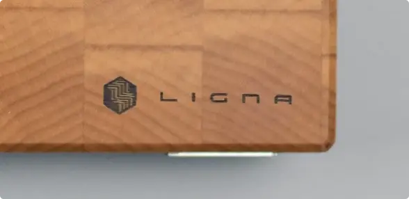 Exemple de gravure de logo personnalisée sur une planche Ligna